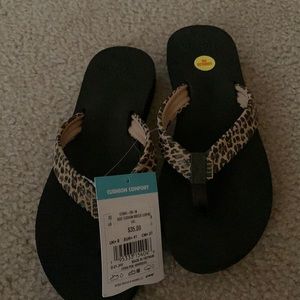 Brand new reef flip flops size 10
